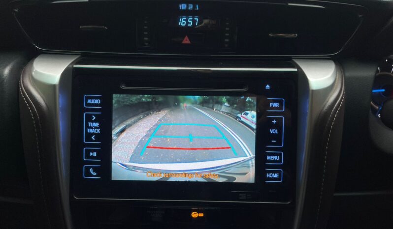 TOYOTA FORTUNER 4X4 full