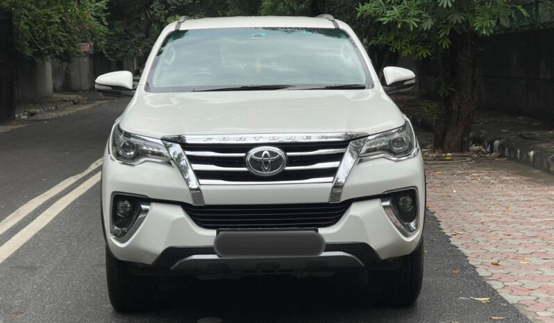 TOYOTA FORTUNER 4X4 full