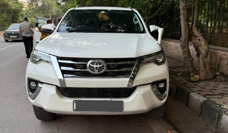 TOYOTA FORTUNER 4X4 full