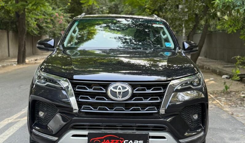 TOYOTA FORTUNER 4X4 full