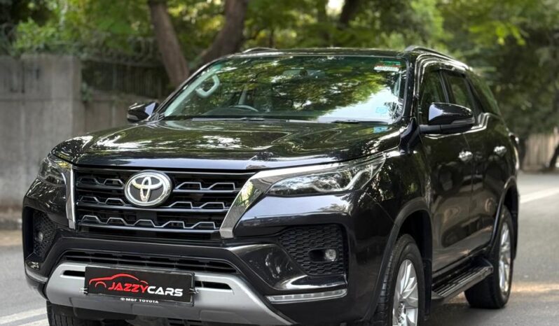 TOYOTA FORTUNER 4X4 full