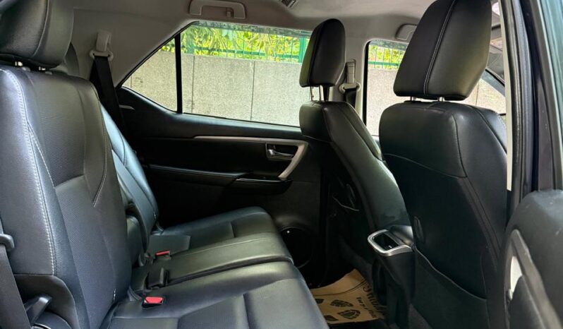 TOYOTA FORTUNER 4X4 full