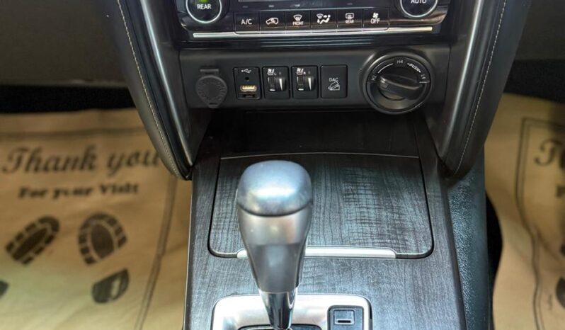 TOYOTA FORTUNER 4X4 full