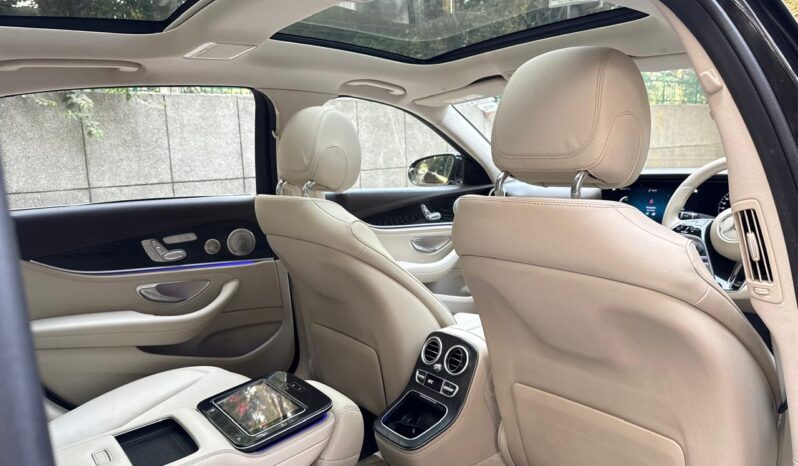 MERCEDES-BENZ E220D EXCLUSIVE full