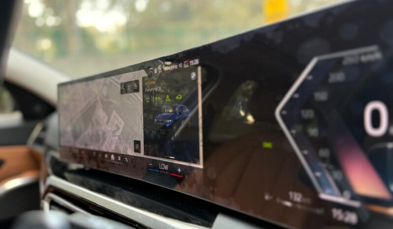 BMW 330i GRAN LIMOUSINE full