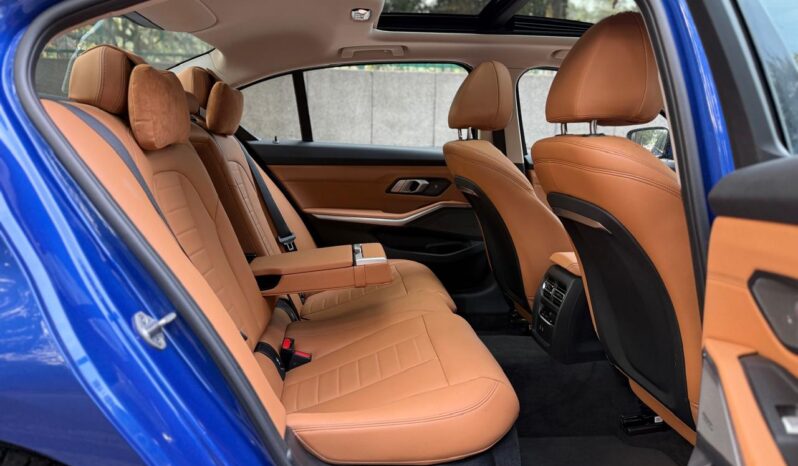 BMW 330i GRAN LIMOUSINE full