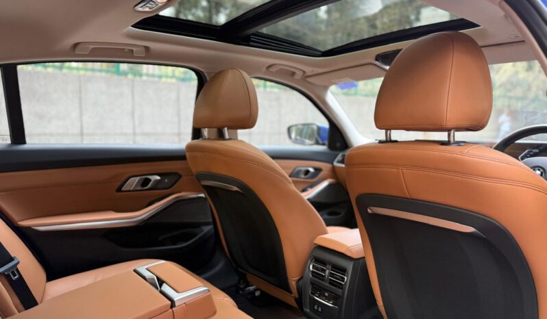 BMW 330i GRAN LIMOUSINE full