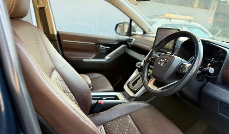 TOYOTA HYCROSS ZX 7STR full