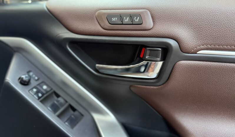 TOYOTA HYCROSS ZX 7STR full