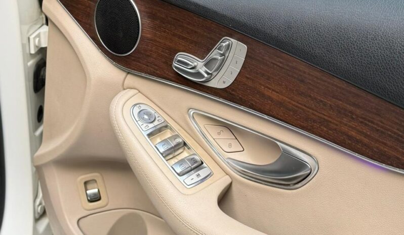 MERCEDES BENZ C200 full