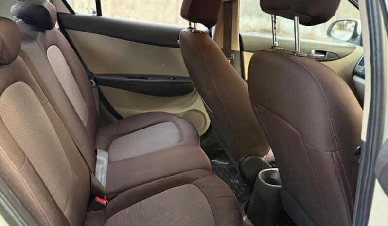 HYUNDAI i20 SPORTZ full