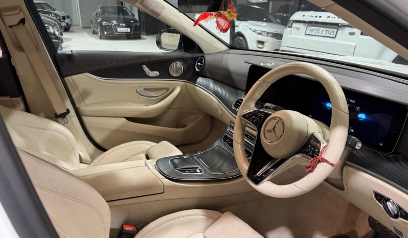 MERCEDES-BENZ E200 full