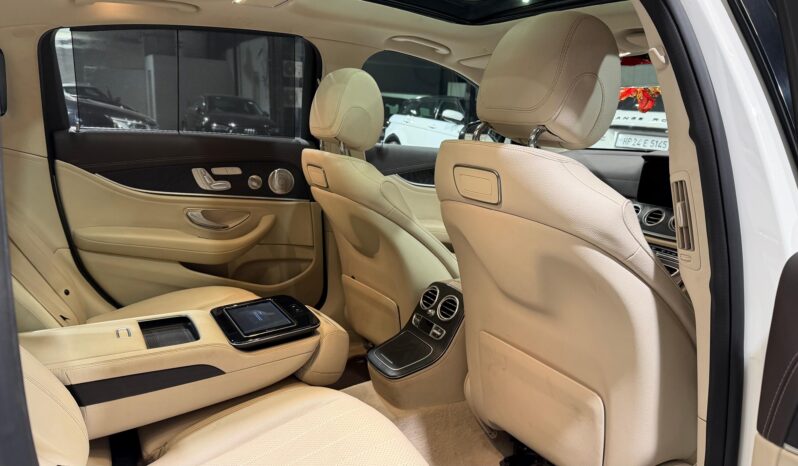 MERCEDES-BENZ E200 full