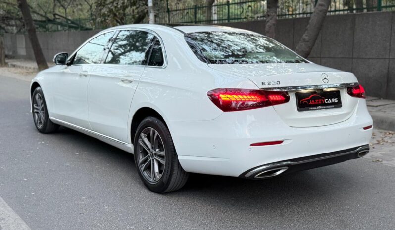 MERCEDES-BENZ E200 full
