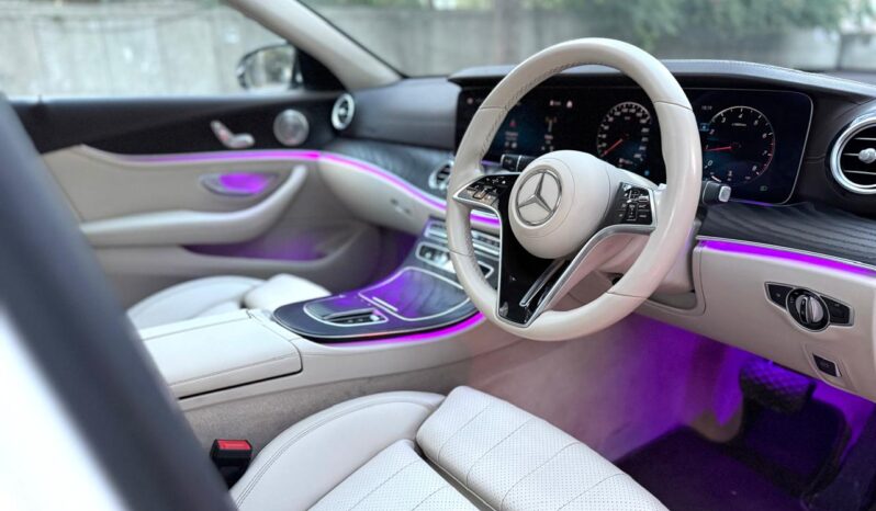 MERCEDES-BENZ E200 full