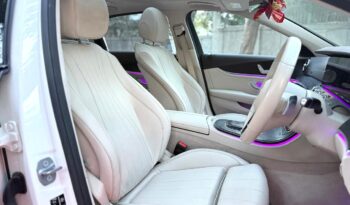 MERCEDES-BENZ E200 full