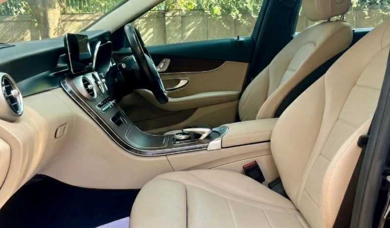 MERCEDES-BENZ C220D full