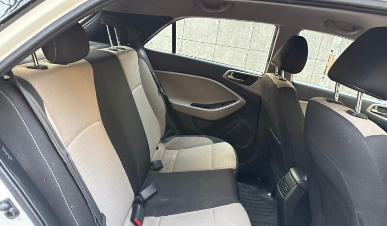 HYUNDAI i20 ASTA CRDI full