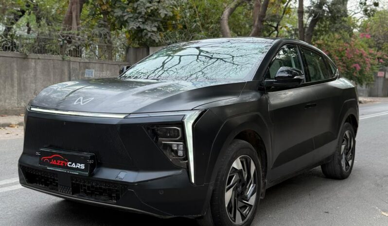 MAHINDRA XEV 9 THREE PACK full