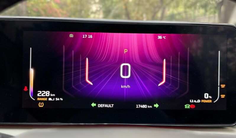 MAHINDRA XEV 9 THREE PACK full