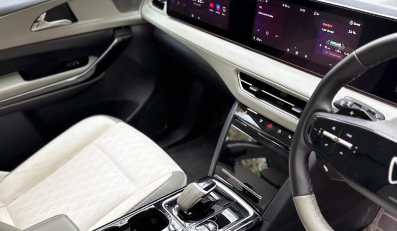 MAHINDRA XEV 9 THREE PACK full