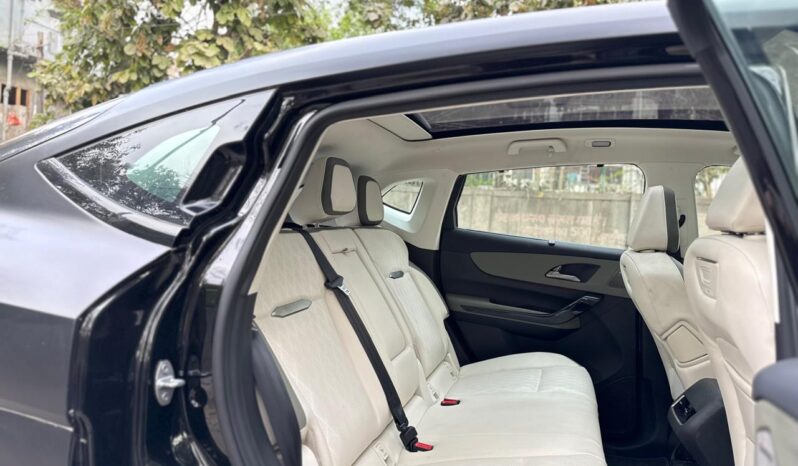 MAHINDRA XEV 9 THREE PACK full