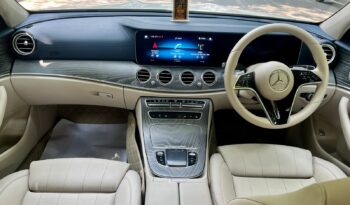 MERCEDES BENZ E200 EXCLUSIVE full