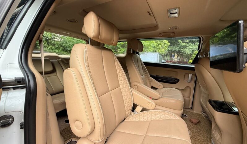 KIA CARNIVAL LIMOUSINE PLUS 2.8 full