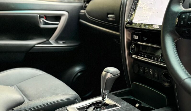 TOYOTA FORTUNER 4X4 SIGMA full