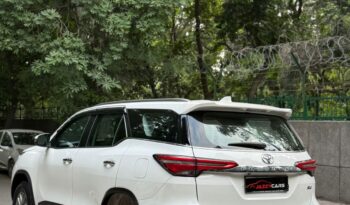 TOYOTA FORTUNER 4X4 SIGMA full