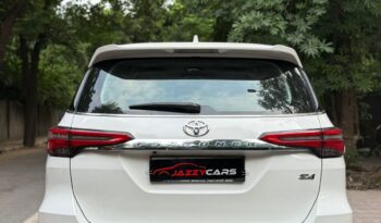 TOYOTA FORTUNER 4X4 SIGMA full