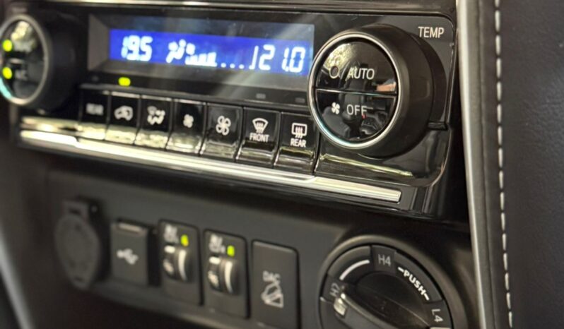 TOYOTA FORTUNER 4X4 SIGMA full