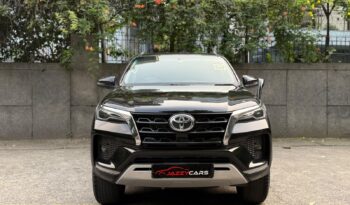 TOYOTA FORTUNER 4X2 full