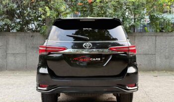 TOYOTA FORTUNER 4X2 full