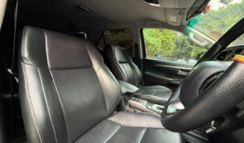 TOYOTA FORTUNER 4X2 full