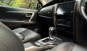 TOYOTA FORTUNER 4X2 full