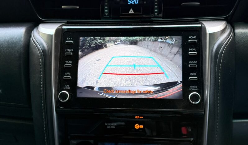 TOYOTA FORTUNER 4X2 full