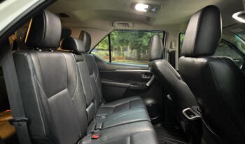 TOYOTA FORTUNER 4X2 full