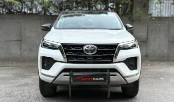 TOYOTA FORTUNER 4X2 full