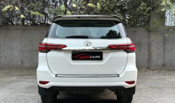 TOYOTA FORTUNER 4X2 full