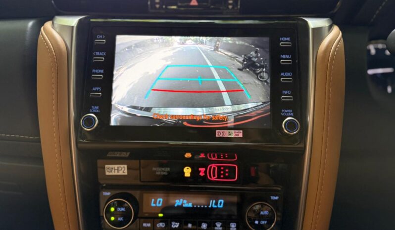 TOYOTA FORTUNER 4X2 full