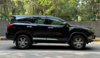 TOYOTA FORTUNER 4X2 full