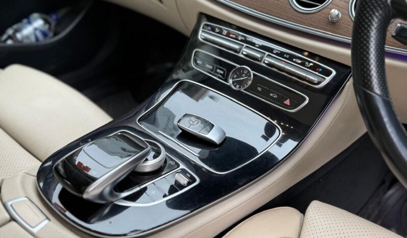 MERCEDES-BENZ E220D EXPRESSION full